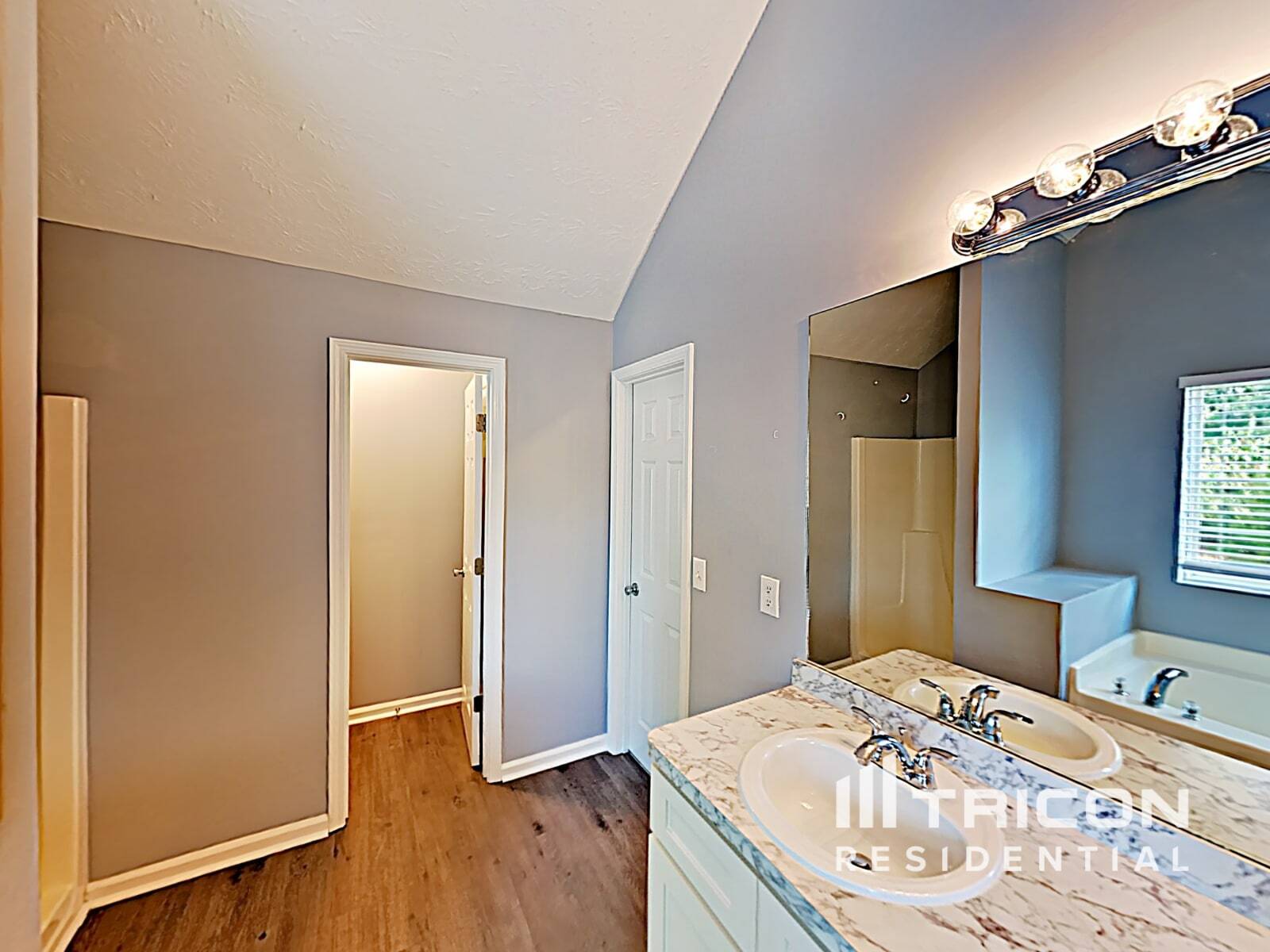 Building Photo - 460 Arthurs Ln