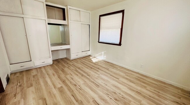 Building Photo - 315 N Kline St