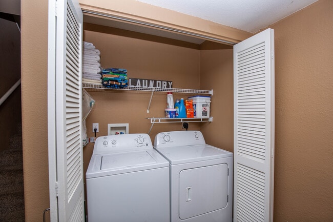 Building Photo - Ocean, Mountains & Sunset Views - 27 PV Panels