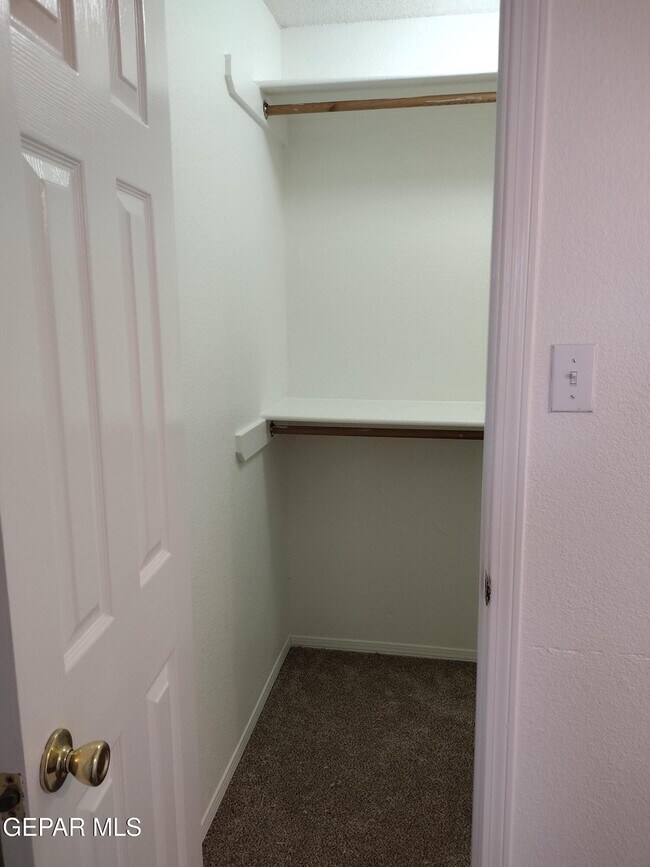 Building Photo - 4620 Loma Linda Cir