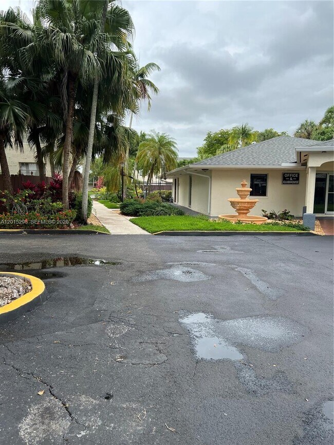 Building Photo - 8307 SW 142nd Ave