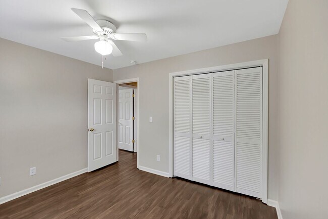 Building Photo - Charming 4-Bedroom, 2-Bath Brick Home with...