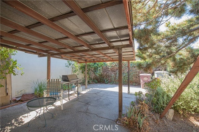 Building Photo - 1562 Riverside Dr