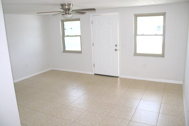 Building Photo - 4516 Irene Loop