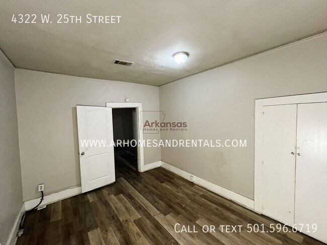 Building Photo - 4322 W 25th St