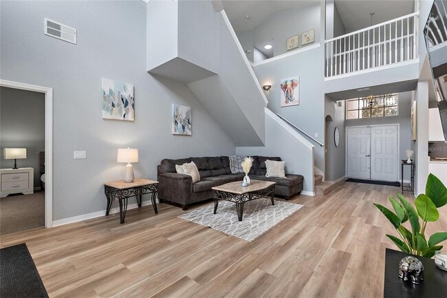 Building Photo - 546 Windsor Pl