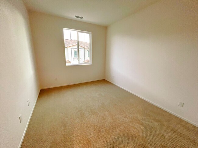 Building Photo - 5629 Kate Way