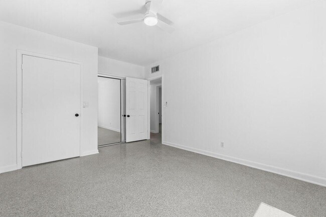 Building Photo - 809 S Atlantic Dr