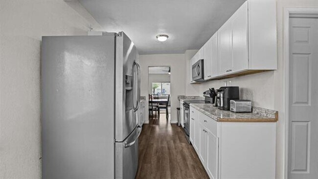 Building Photo - 334 Belford Ave