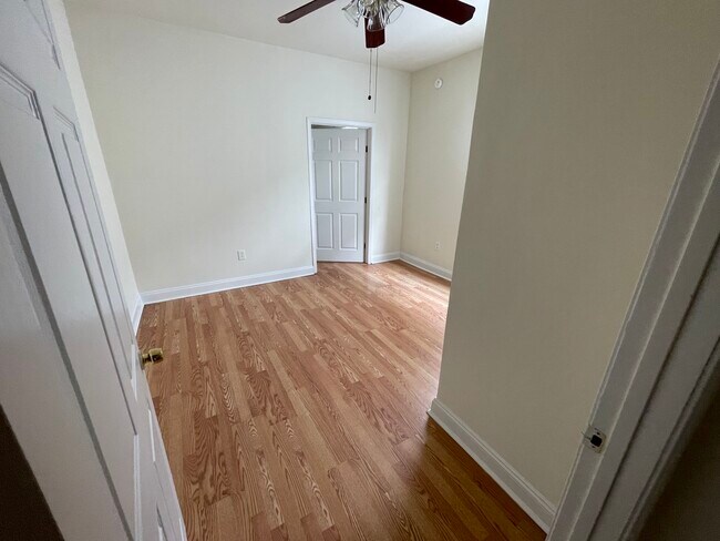Bedroom - 2333 Saint Anthony St