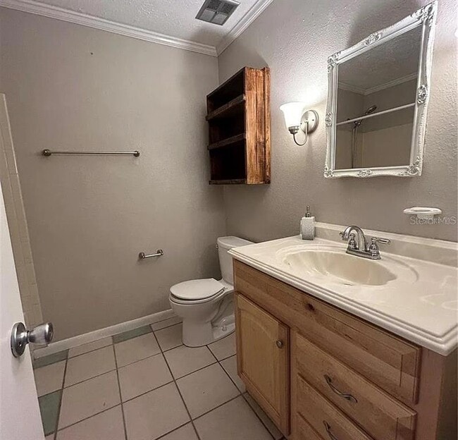 Building Photo - 703 Chadsworth Ave