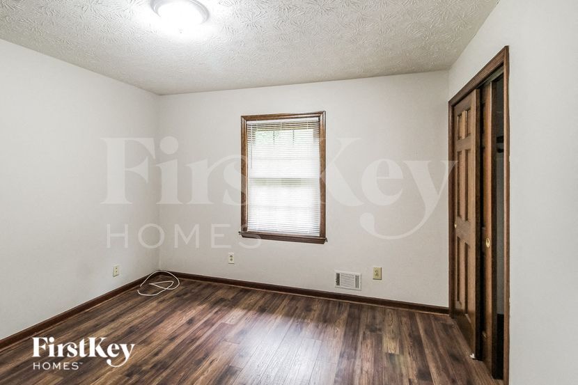 Building Photo - 2144 Moon Dr SW