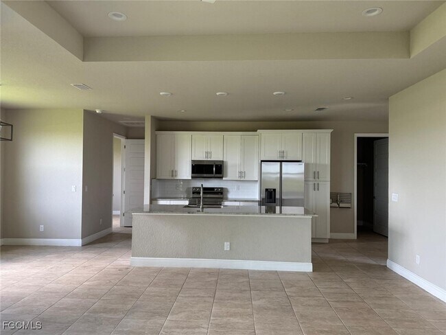 Building Photo - 578 David Cir
