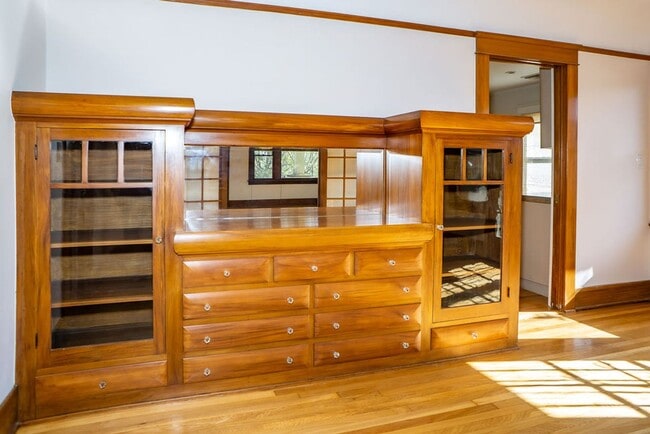 Building Photo - Beautifully restored historic home