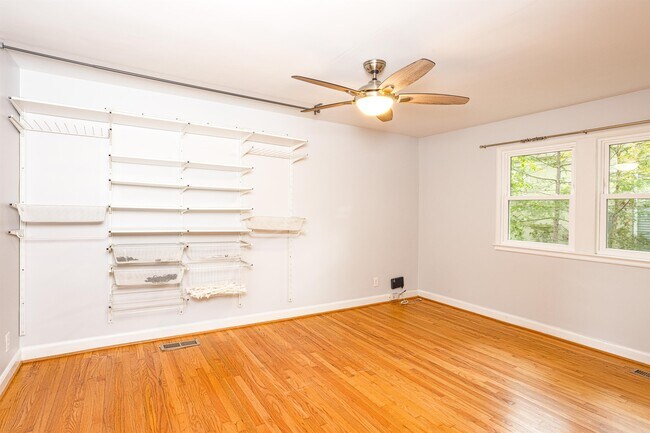 Building Photo - 8524 Manchester Rd