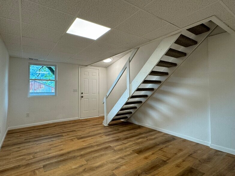 Building Photo - 225 Evergreen Ave