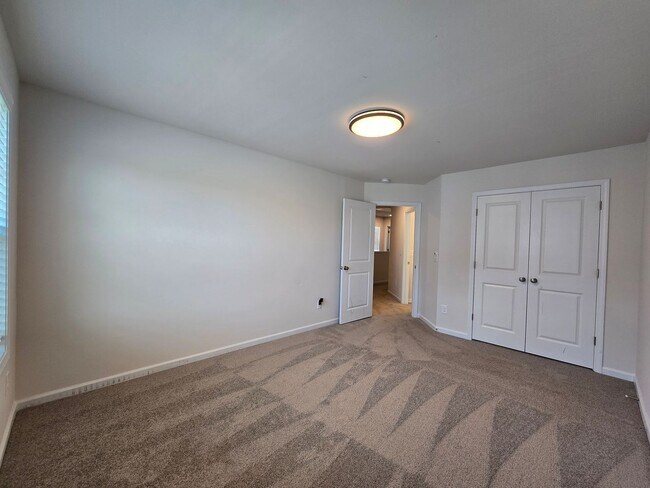 Building Photo - 1032 Crescent Moon Lp