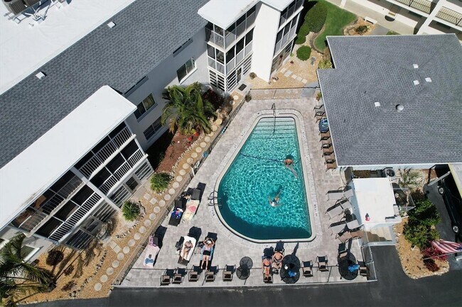 Building Photo - 708 S Tamiami Trl