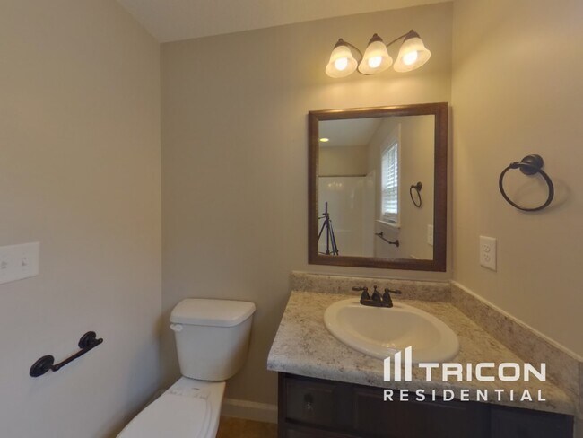 Building Photo - 456 Blairwood Ct