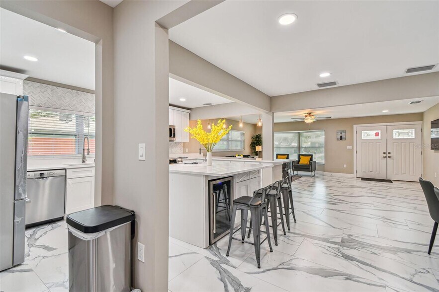 Building Photo - 2042 Craft Ln