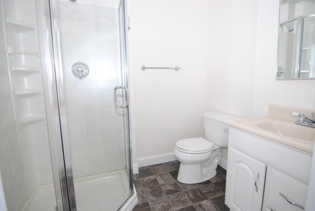 Building Photo - 18 Cadogan Way