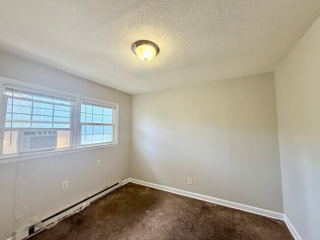 Building Photo - 1132 Montcalm St