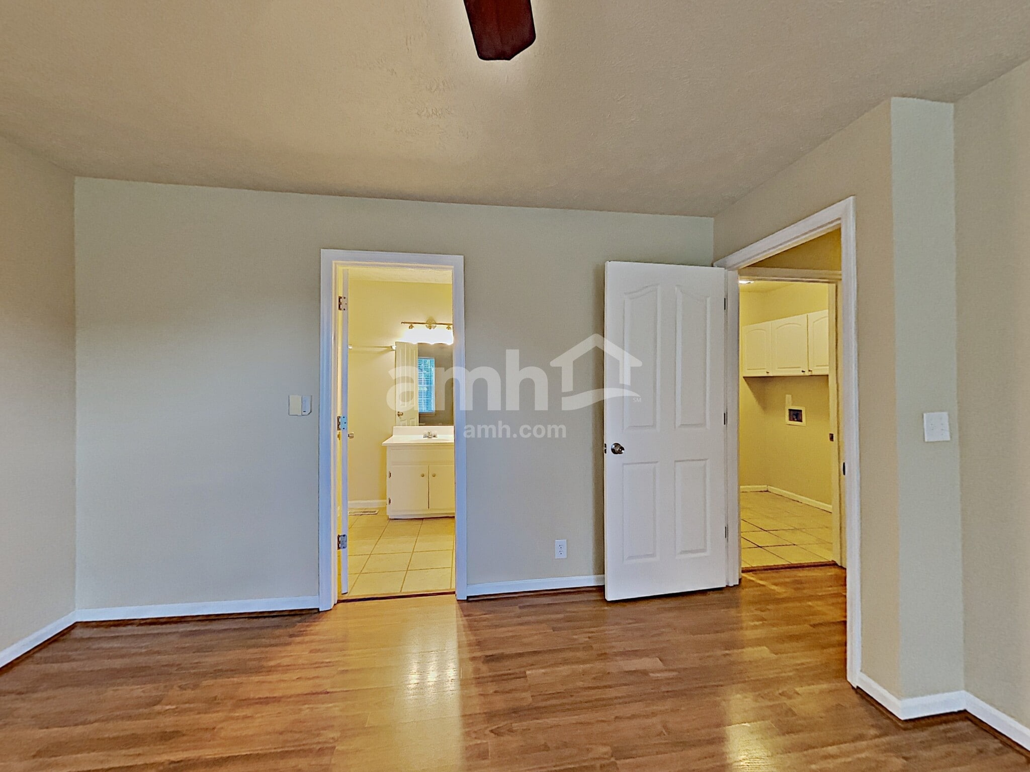 Building Photo - 2926 Windemere Dr