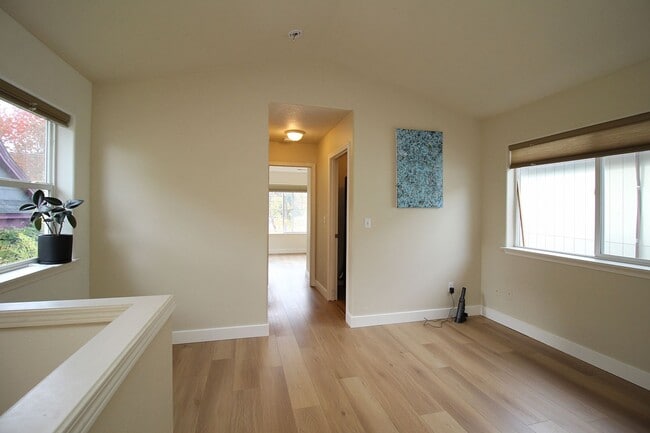 Building Photo - 8522 N Haven Ave