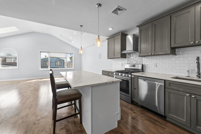 Building Photo - 1300 79th St