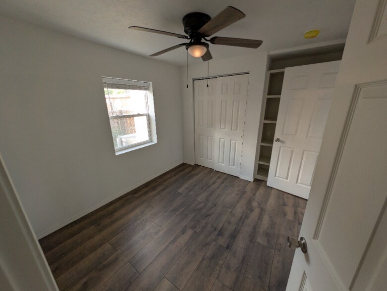 Building Photo - 164 Willow Rd NW