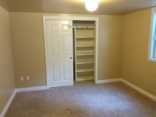 Building Photo - SUPER CUTE 3 BED/2 BATH BUNGALOW IN OLD TOWN LONGMONT