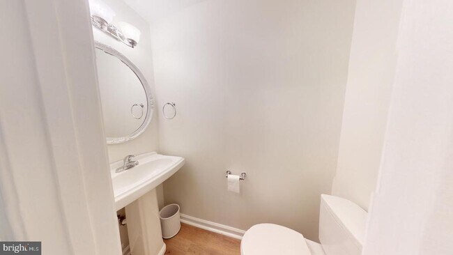 Building Photo - 5739 Oakshore Ct