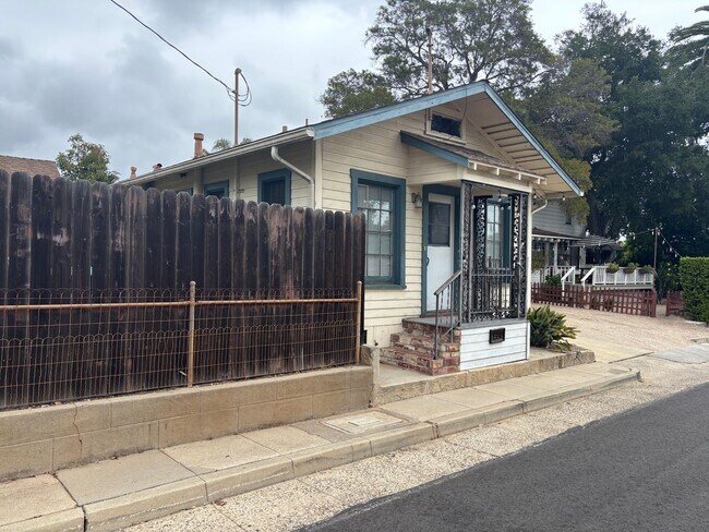 Building Photo - Charming One-Bedroom Retreat in Prime Santa Barbara Location