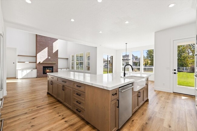 Building Photo - Luxury 5-Bed + Bonus + RV Garage Home for ...