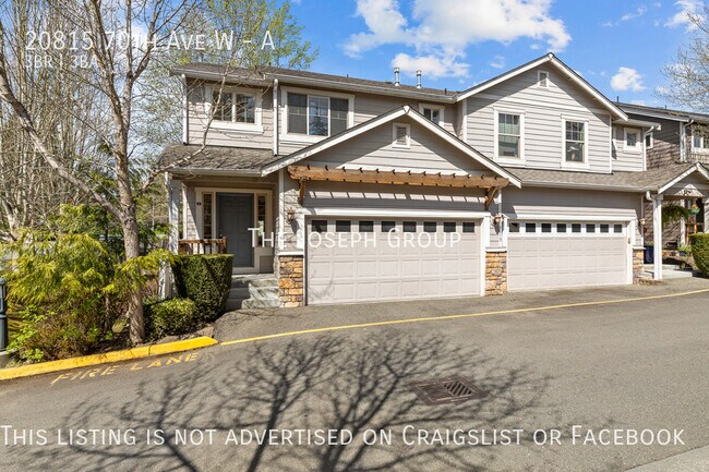 Primary Photo - Sun-filled 3 bed/2.5 bath in Lynnwood!