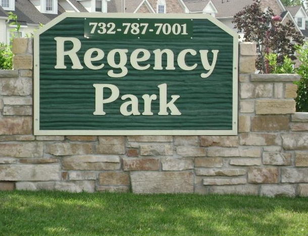 Main Entrance Sign - Regency Park (NO PETS ALLOWED)