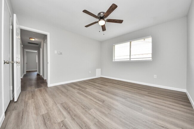 Building Photo - 4114 Fairgreen Ln