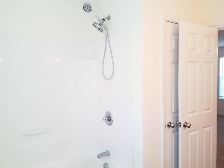 Building Photo - 5426 Creekhead Cove Ln