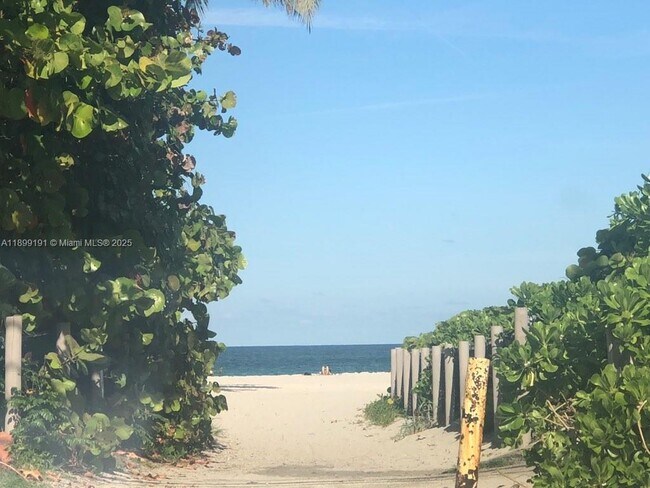 Building Photo - 1500 S Surf Rd