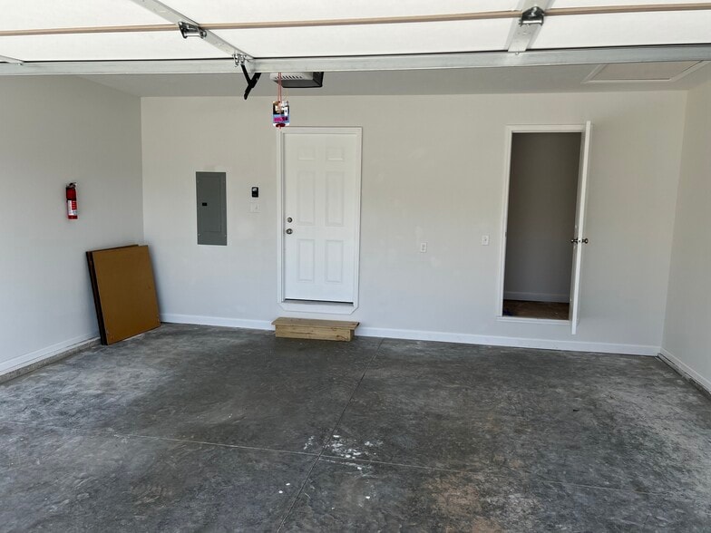 1308 South Nelson Ct. 2-Car Garage - 1304 S Nelson Ct