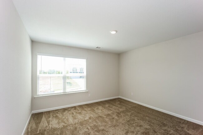 Building Photo - 486 Samara Ct
