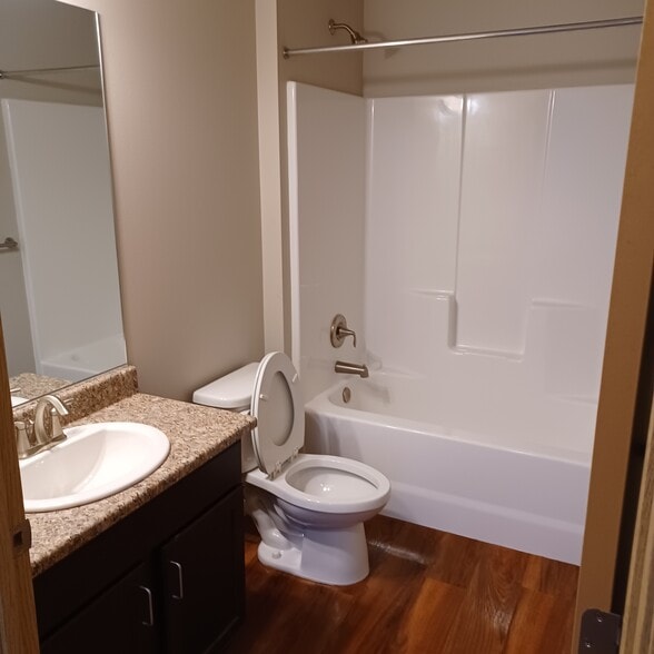 Main Bath - 111 E H St