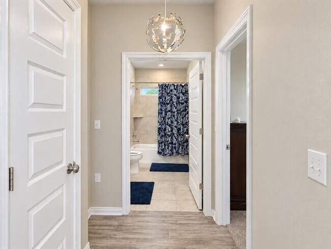 Building Photo - 8816 Sikes Way