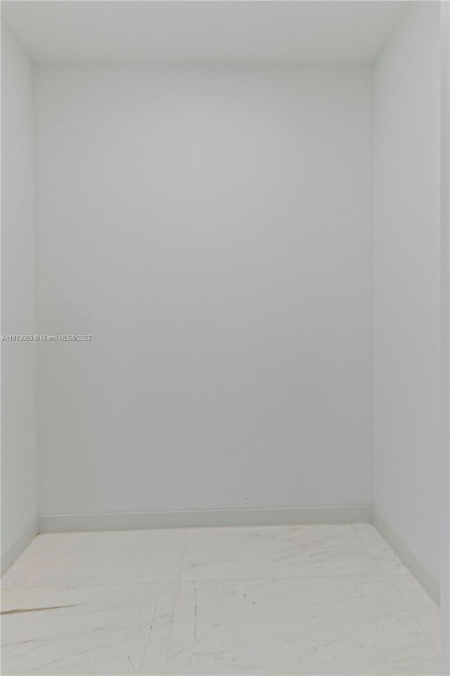 Building Photo - 300 Biscayne Blvd Way