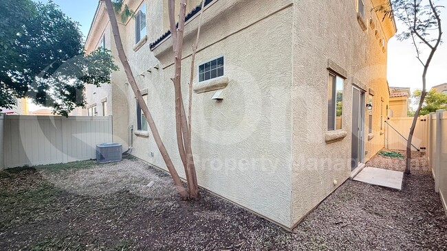 Building Photo - 1367 S Country Club Dr