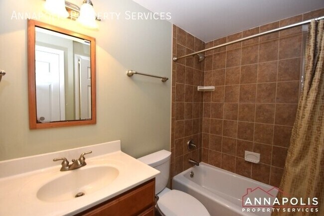 Building Photo - 1303 Old Pine Ct