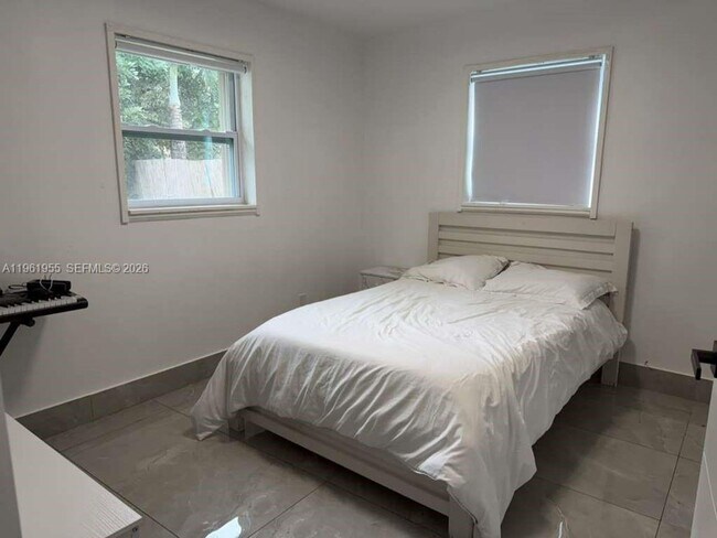 Building Photo - 2121 N 57th Terrace