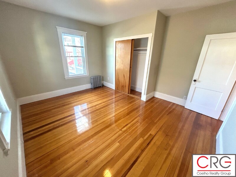 Building Photo - 18 Wellington Rd