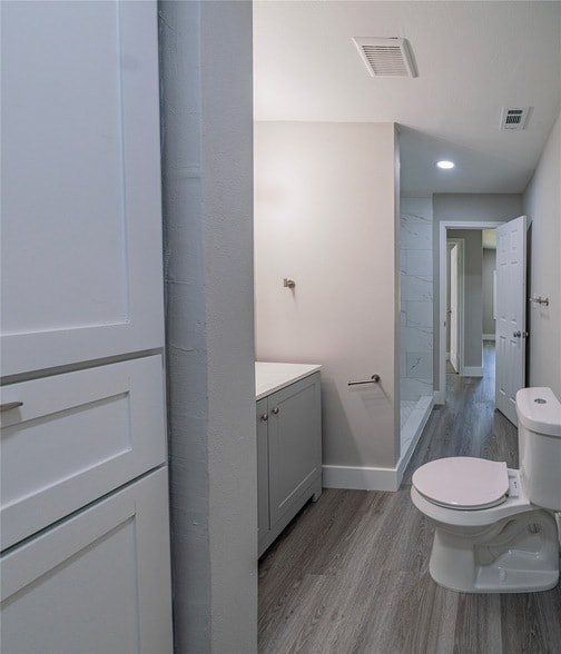 Building Photo - 5718 Cherry St