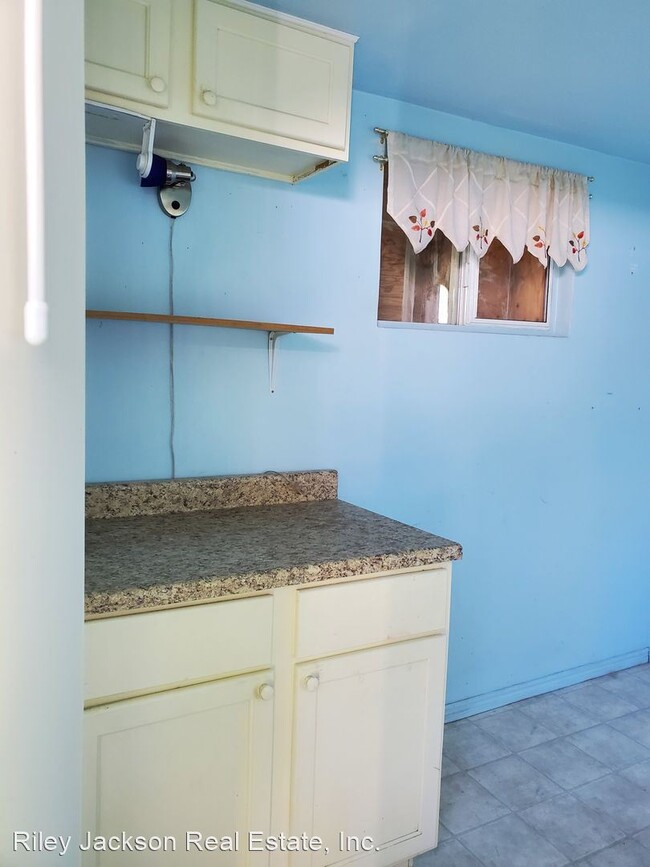 Building Photo - 3 br, 2.5 bath House - 5606 Mount Olympus ...